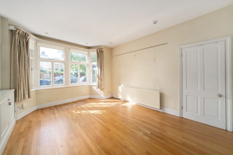 images of property on Saltcoats Road