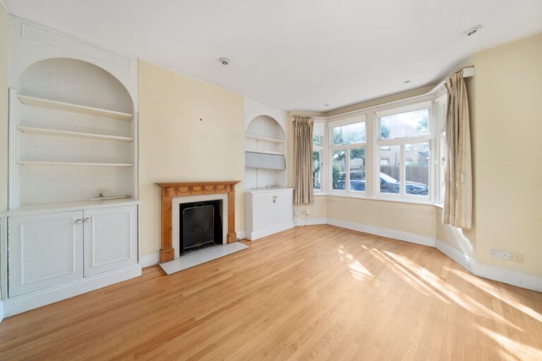 images of property on Saltcoats Road