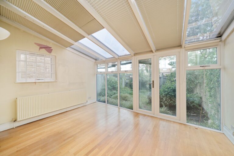 images of property on Saltcoats Road