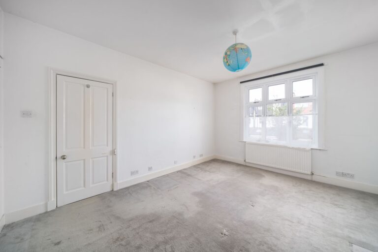 images of property on Saltcoats Road