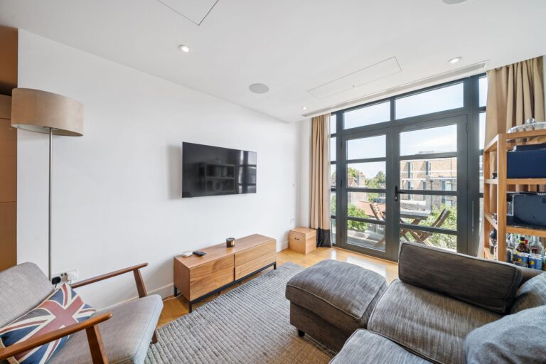 images of property on Hogarth Lane
