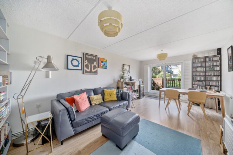 images of property on Disraeli Close