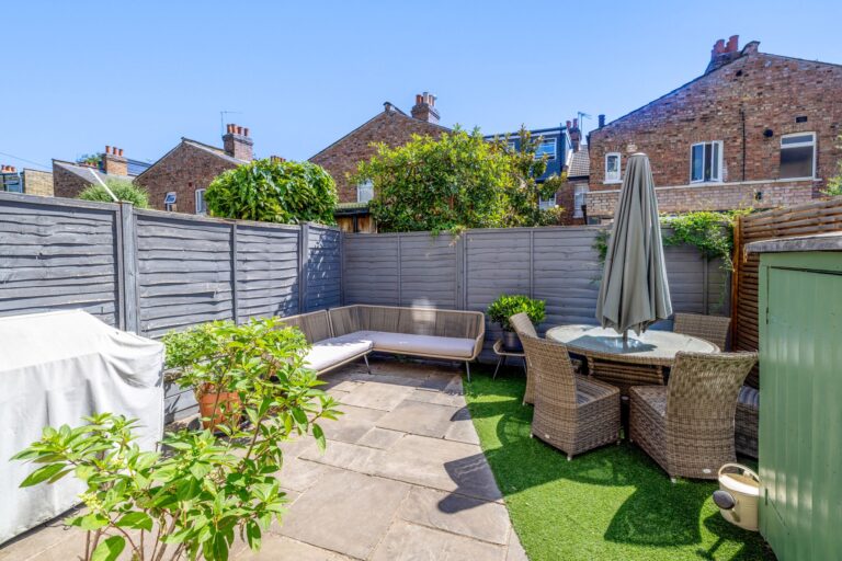 images of property on Carlton Road