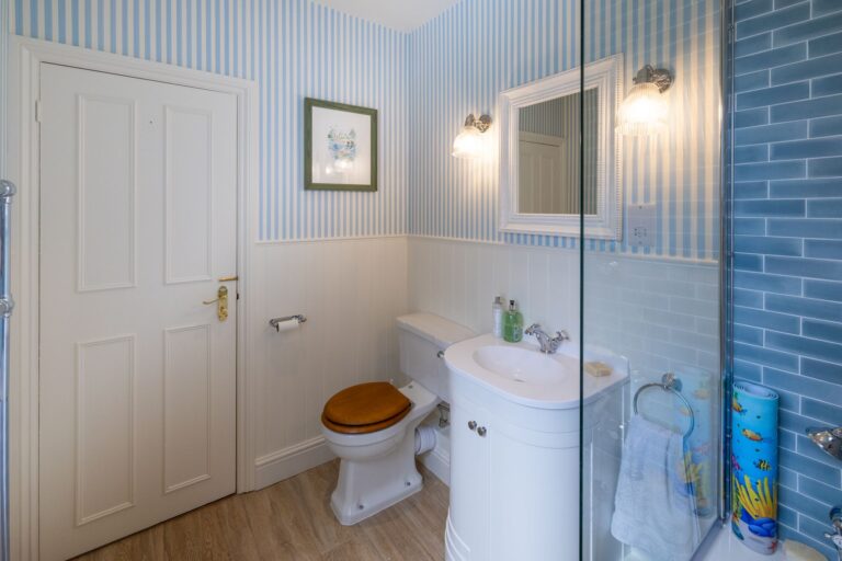 images of property on Carlton Road