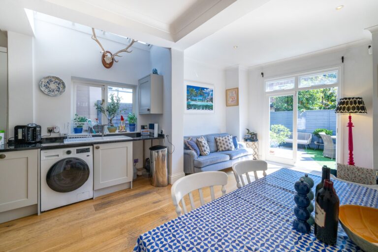 images of property on Carlton Road