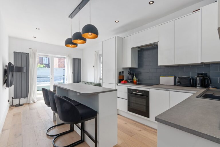 images of property on Southfield Road