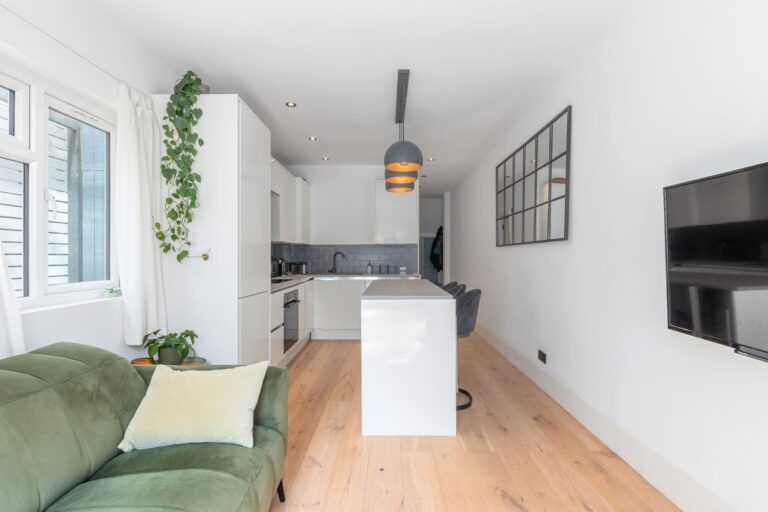 images of property on Southfield Road