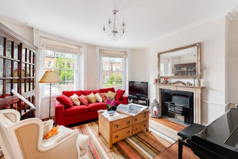 images of property on Goldhawk Road