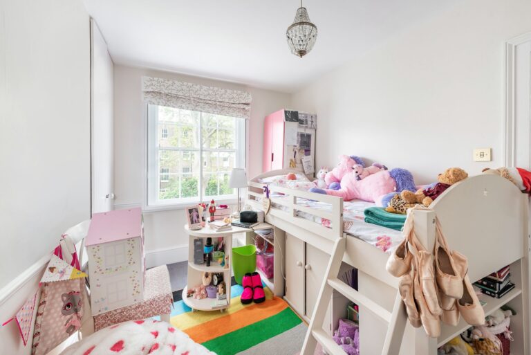 images of property on Goldhawk Road