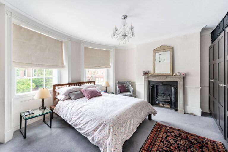 images of property on Goldhawk Road