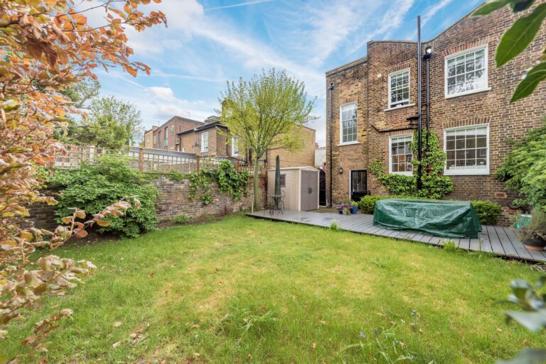 images of property on Goldhawk Road