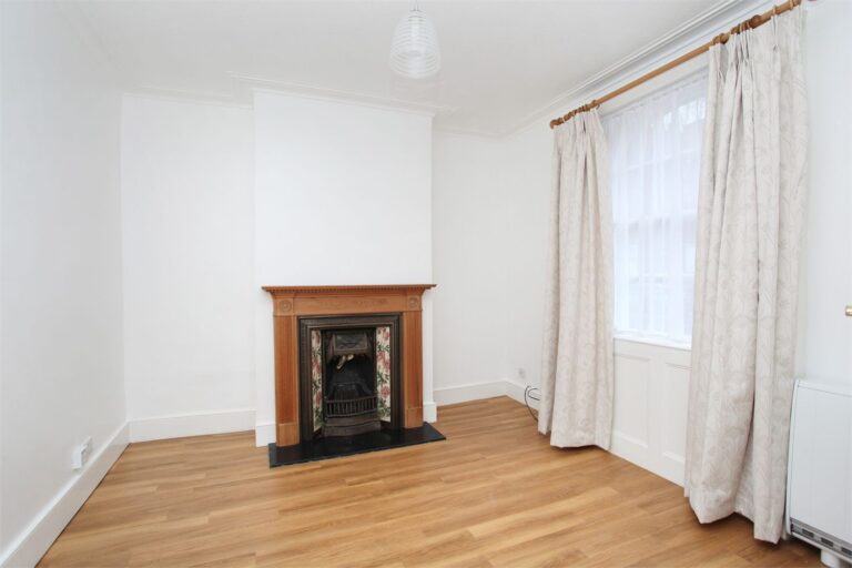images of property on Black Lion Lane
