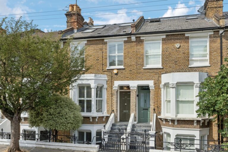 images of property on Tabor Road