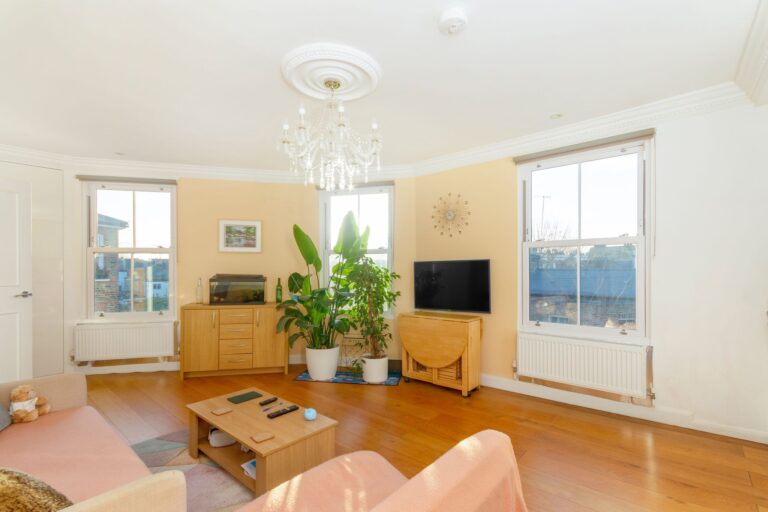 images of property on Bradmore Park Road
