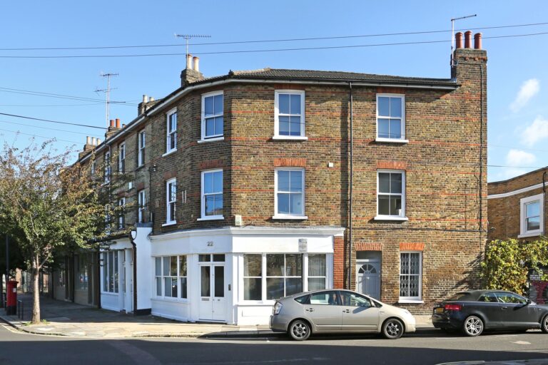 images of property on Bradmore Park Road