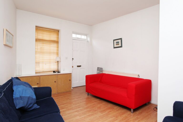 images of property on Lamington Street