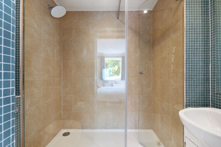 images of property on Sulgrave Road