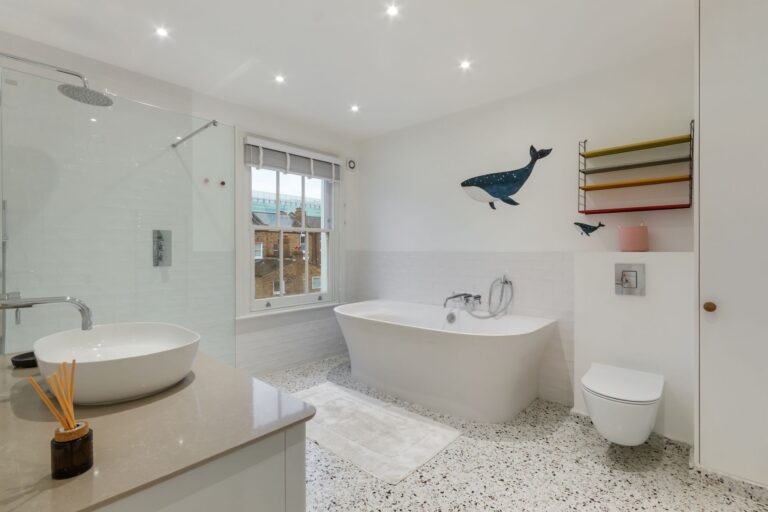 images of property on Macfarlane Road