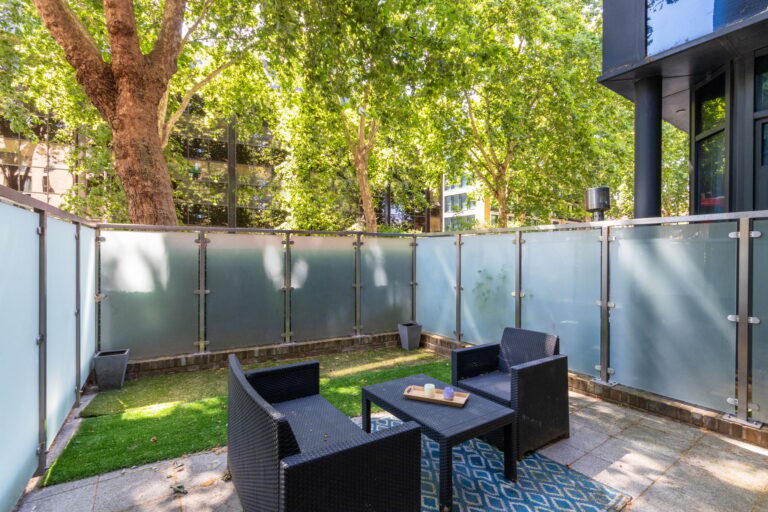 images of property on Chiswick High Road