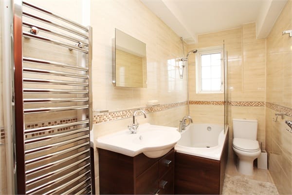 images of property on Stamford Court