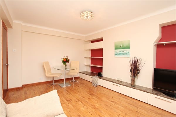 images of property on Stamford Court