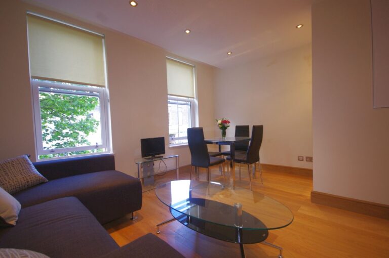 images of property on King Street