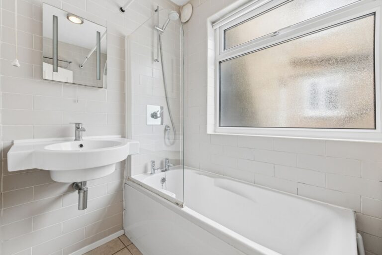 images of property on Brackenbury Road
