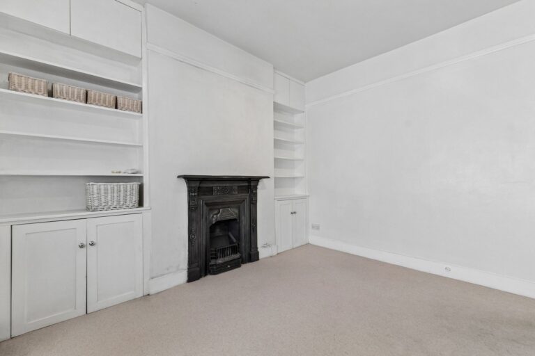 images of property on Brackenbury Road