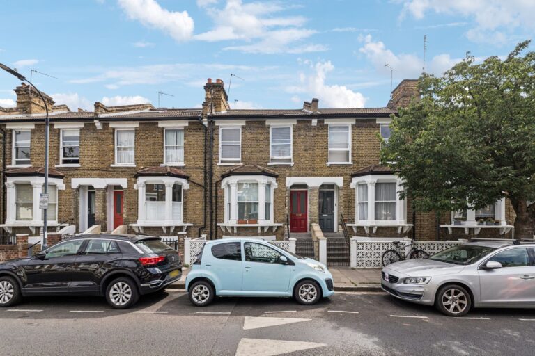 images of property on Brackenbury Road