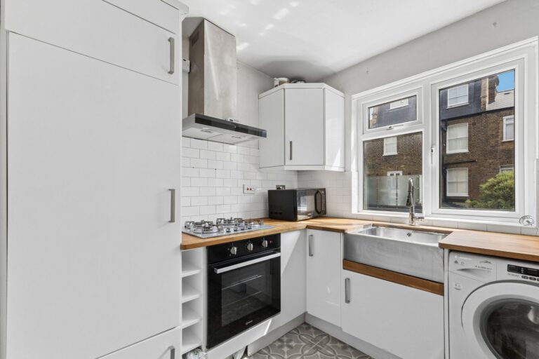 images of property on Brackenbury Road