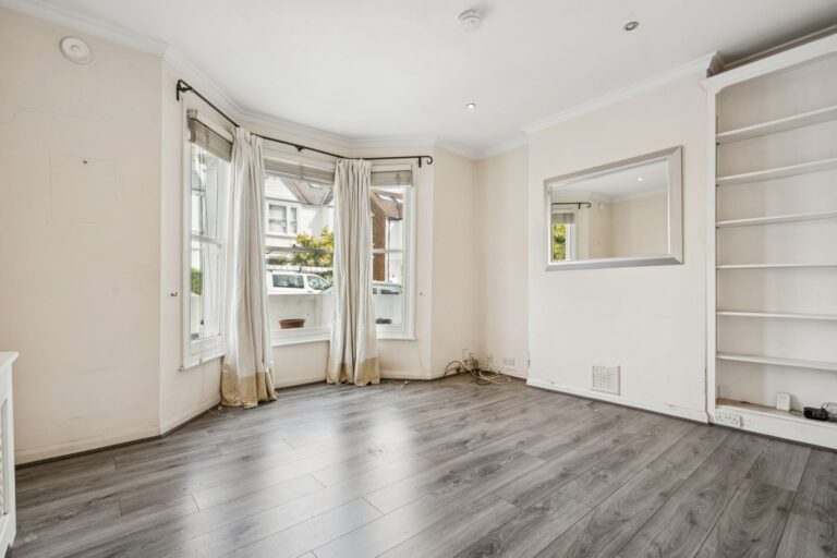 images of property on Graham Road