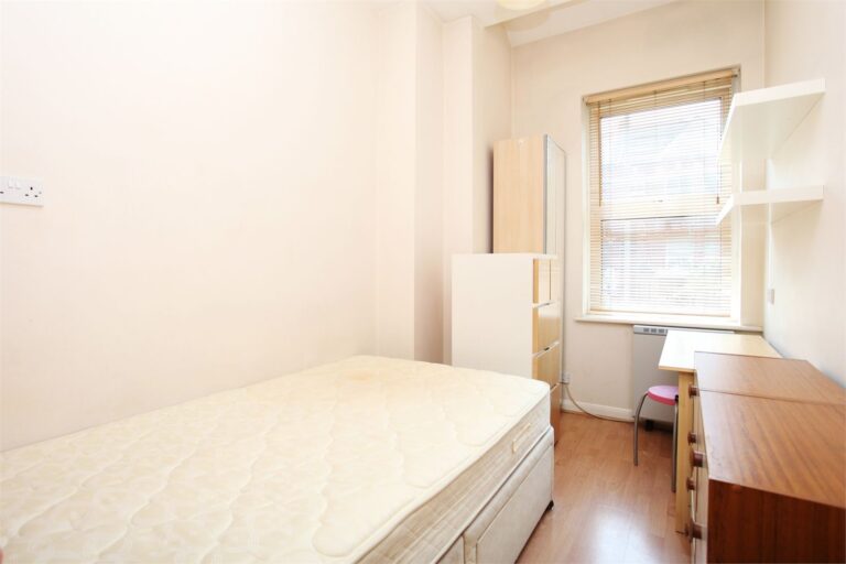 images of property on Valetta Road