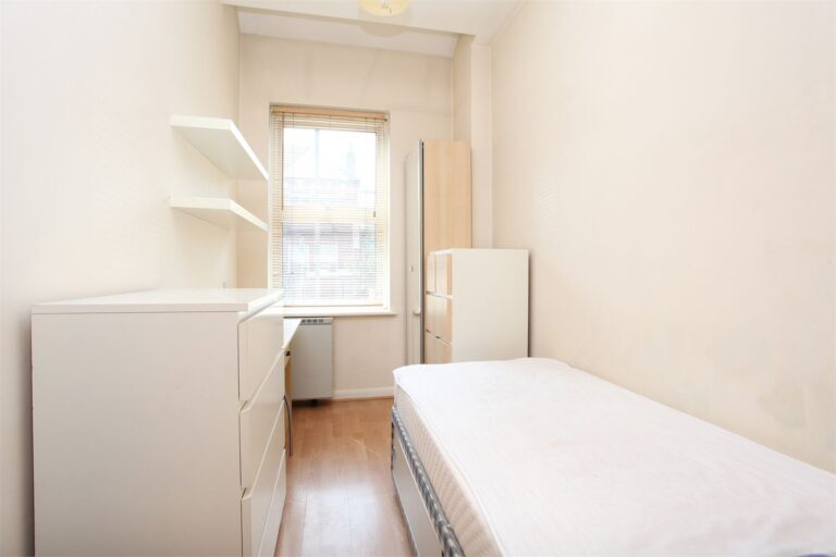 images of property on Valetta Road