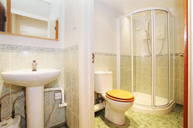 images of property on Valetta Road