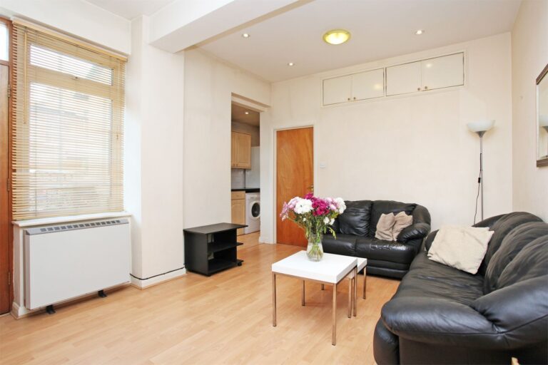images of property on Valetta Road