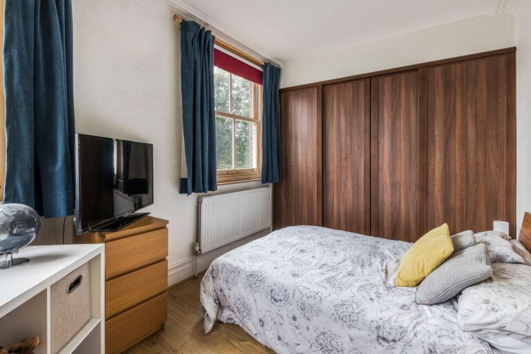 images of property on Glenthorne Road