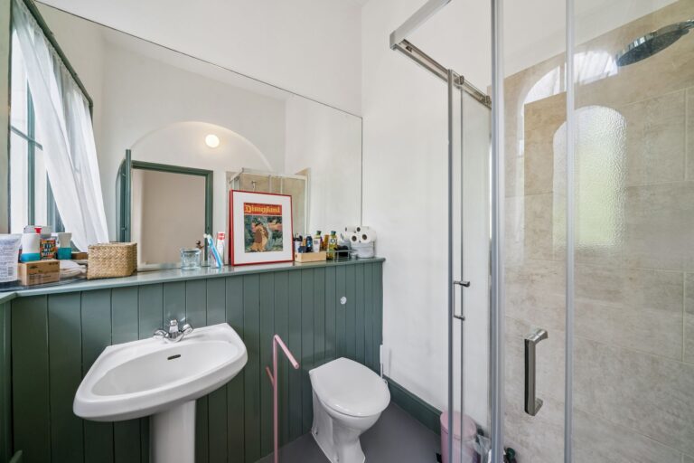 images of property on Hammersmith Grove
