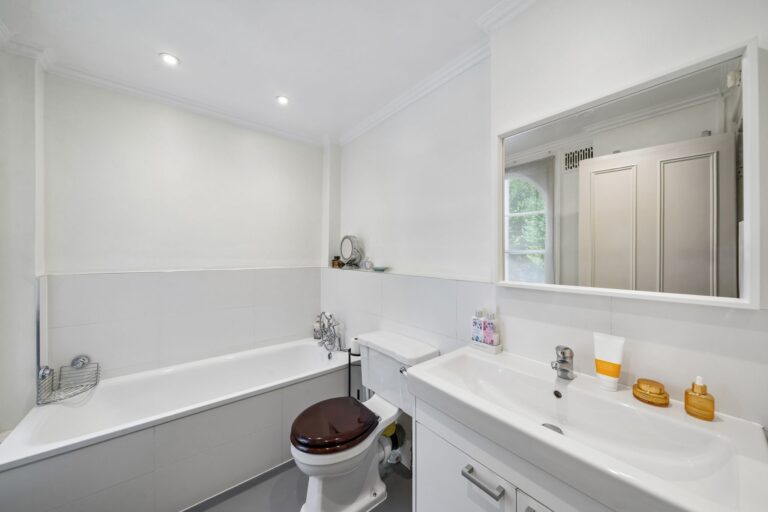 images of property on Hammersmith Grove