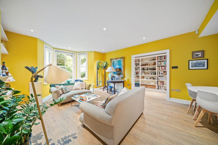 images of property on Chiswick High Road