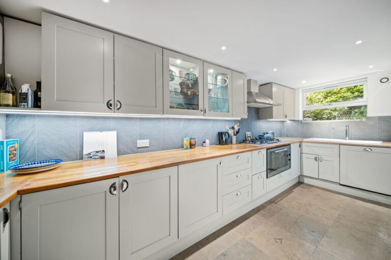 images of property on Chiswick High Road