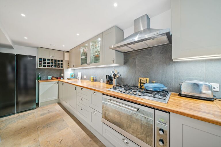 images of property on Chiswick High Road