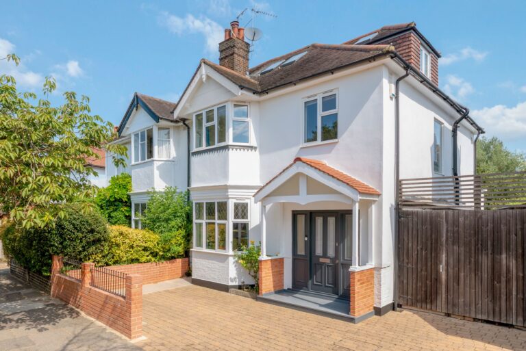images of property on Staveley Road