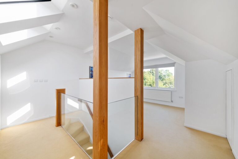 images of property on Staveley Road
