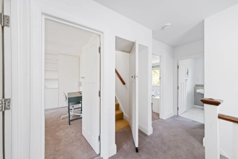 images of property on Staveley Road