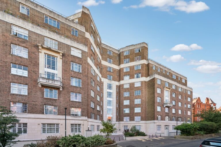 images of property on Kings Court