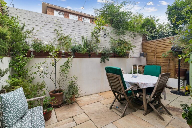 images of property on Hetley Road