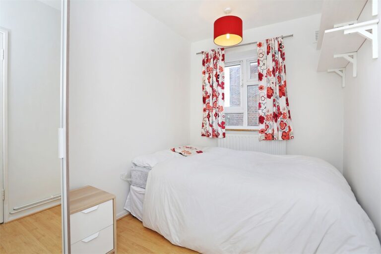 images of property on Benbow Road