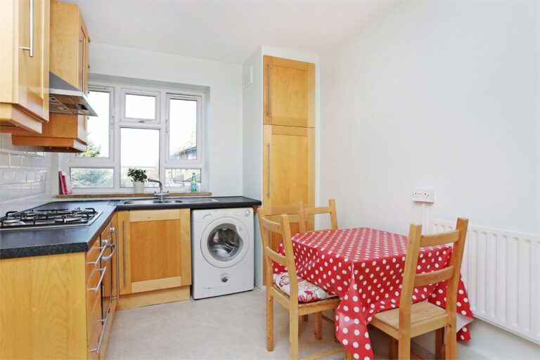 images of property on Benbow Road