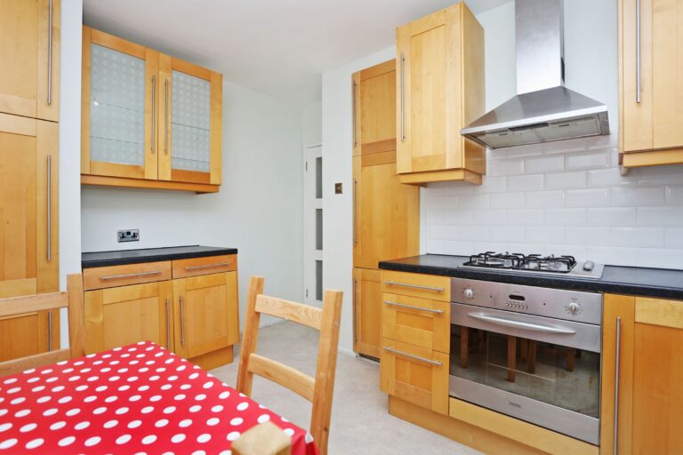 images of property on Benbow Road