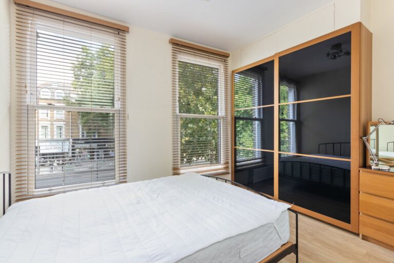 images of property on Chiswick High Road
